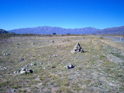 rock_formations_between_omarama_and_lindis_pass_400