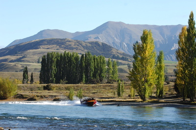 jetboating_on_the_clutha_400