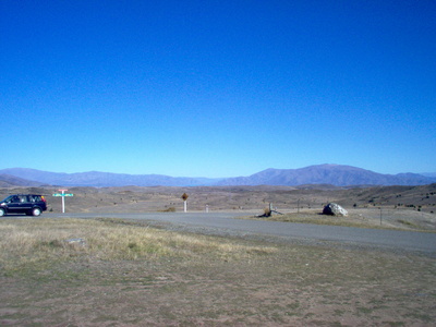 looking_south_from_mt_cook_salmon_farm_road_400