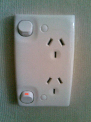 new_zaland_electric_outlet__plug_with_top_plug_off_and_bottom_plug_on_400.jpg