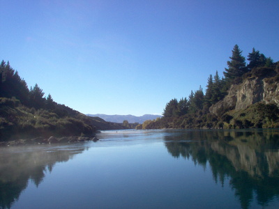 the_mouth_of_the_mighty_clutha_river_wanaka_autumn_400